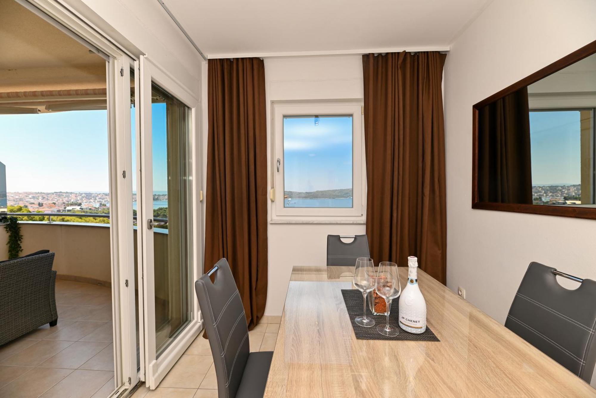 Sunny Place With Sea View 特罗吉尔 外观 照片